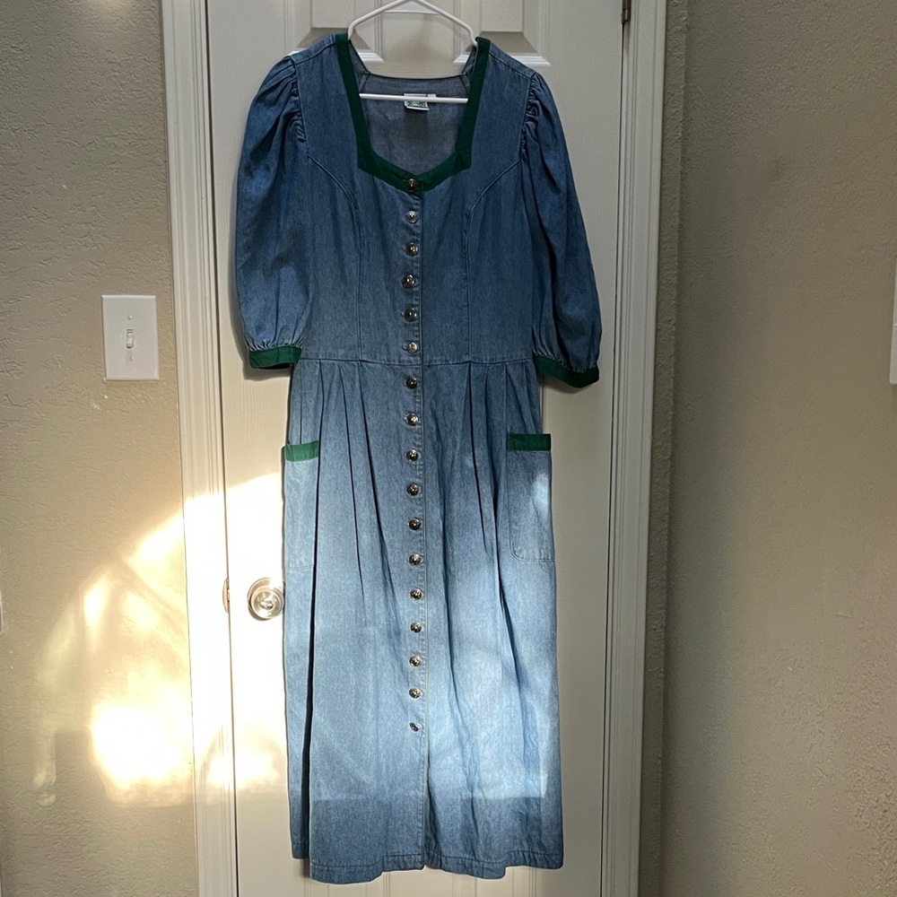 Vintage Austrian tracht Lagenlook Denim Button-Down Dress with Green Accents - M